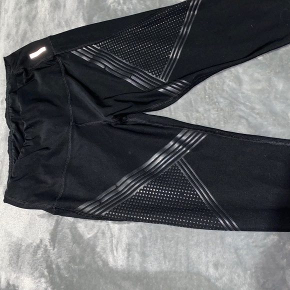 LEGGINGS ON SALE! 🖤 - Picture 5 of 13